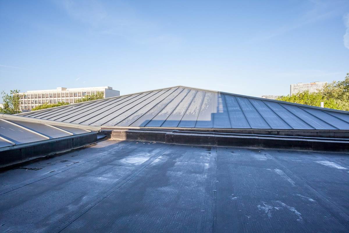 flat roof replacement commercial roofers near me